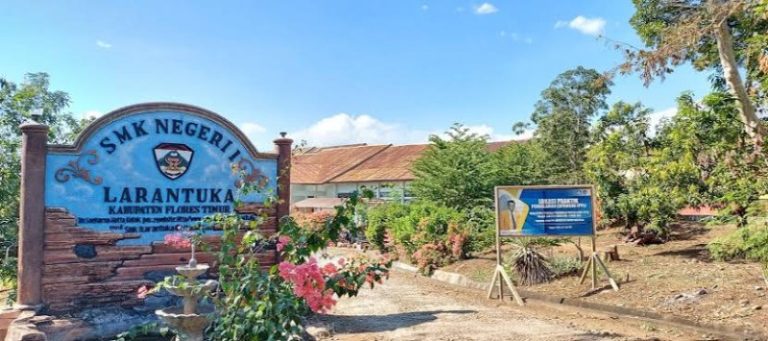 Gedung SMK Negeri 1 Larantuka