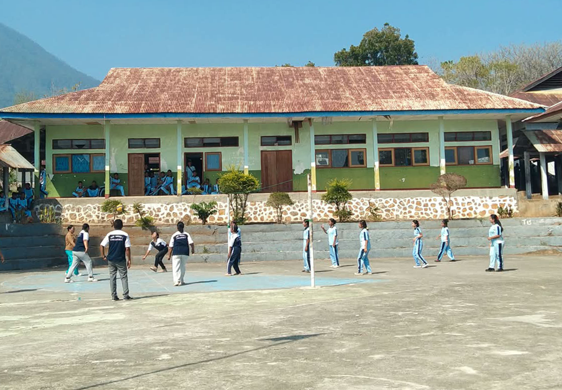 Penuh Syukur dan Kekeluargaan, SMKN 1 Larantuka Rayakan HUT ke-27 secara Sederhana Namun Bermakna